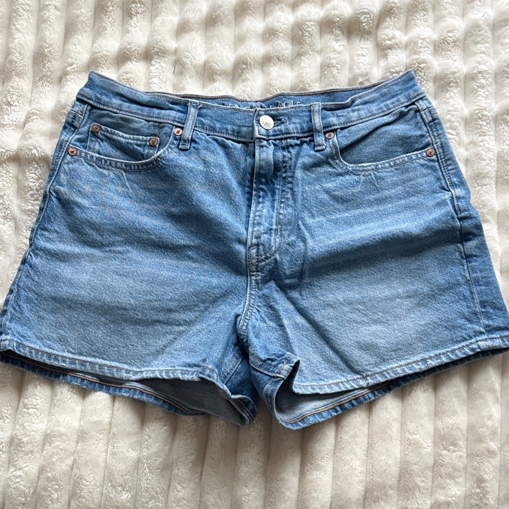 American Eagle Outfitters Jean Shorts Supper high rise relaxed short size 8